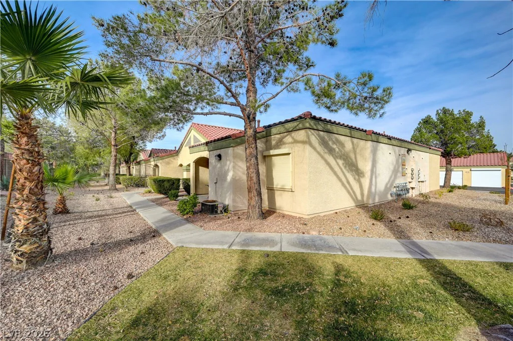 7885 Flamingo, Las Vegas, NV 89147