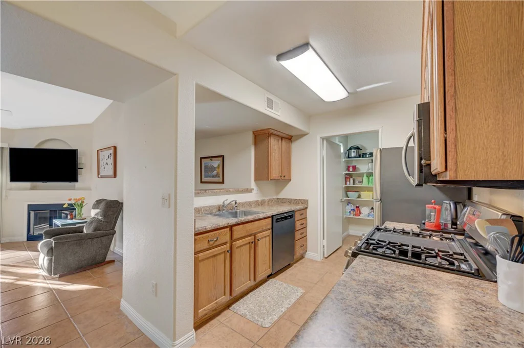 7885 Flamingo, Las Vegas, NV 89147