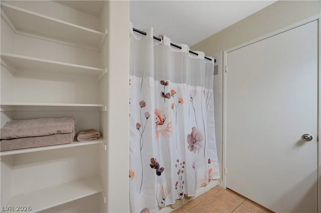 7885 Flamingo, Las Vegas, NV 89147