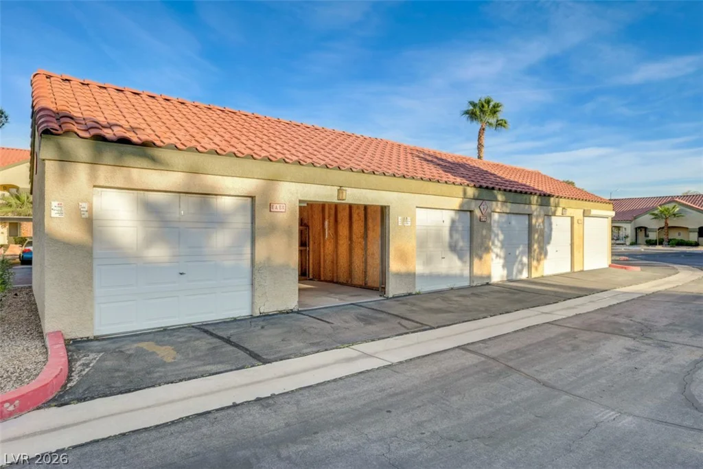 7885 Flamingo, Las Vegas, NV 89147