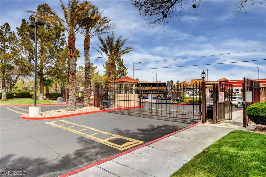 7885 Flamingo, Las Vegas, NV 89147