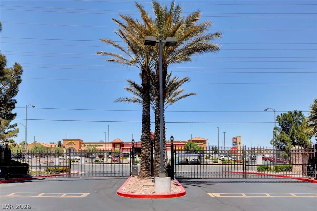 7885 Flamingo, Las Vegas, NV 89147