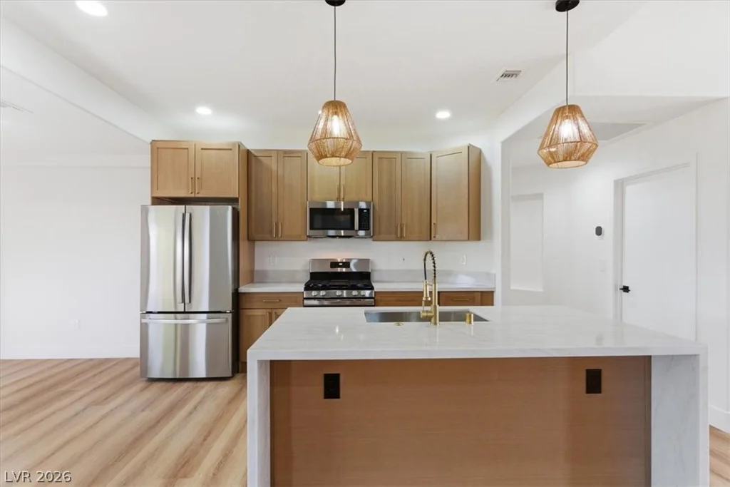 10013 Cresent Creek, Las Vegas, NV 89134