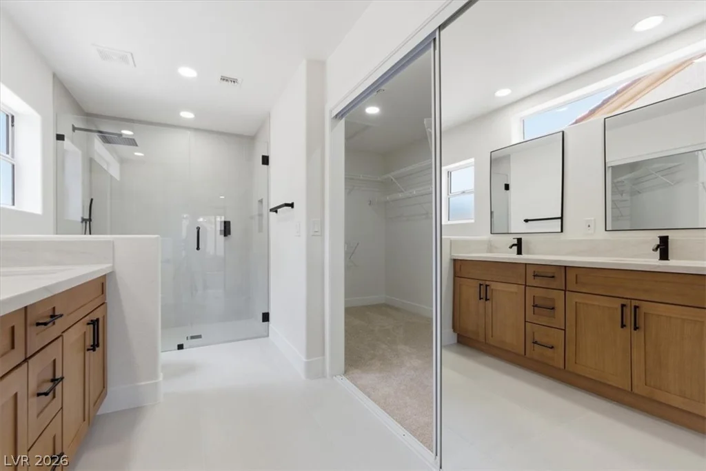10013 Cresent Creek, Las Vegas, NV 89134