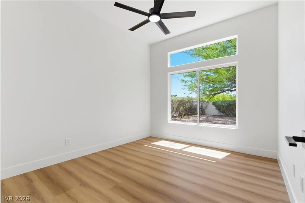 10013 Cresent Creek, Las Vegas, NV 89134