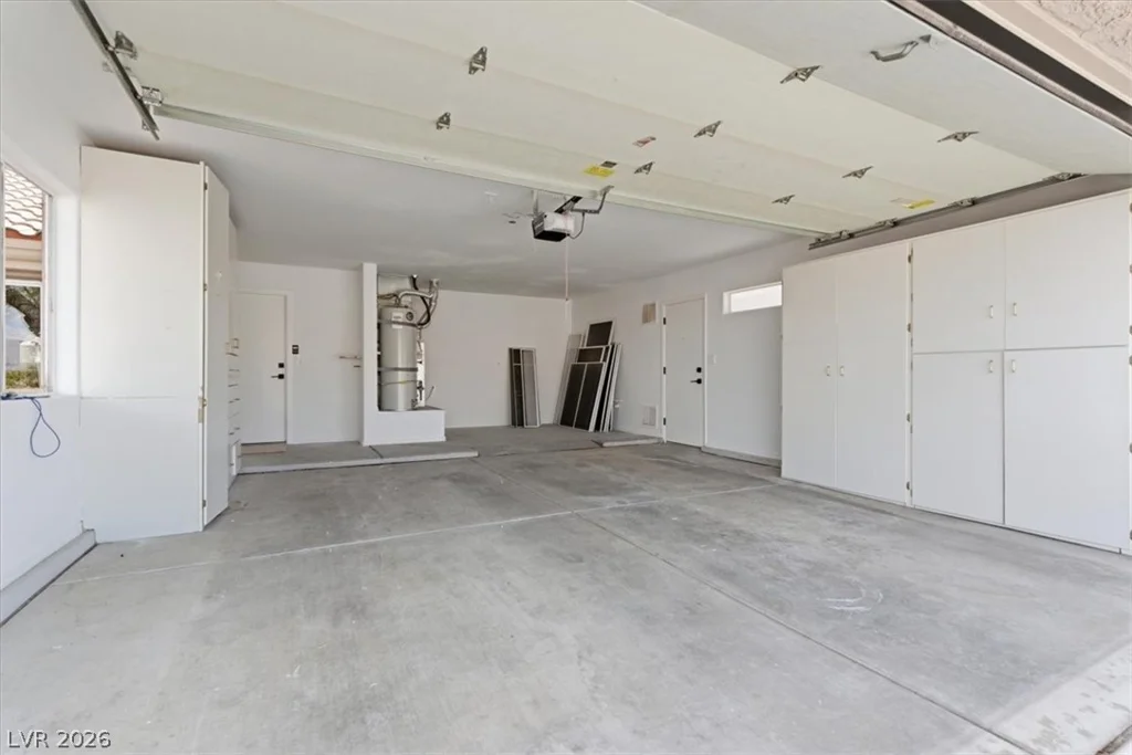 10013 Cresent Creek, Las Vegas, NV 89134