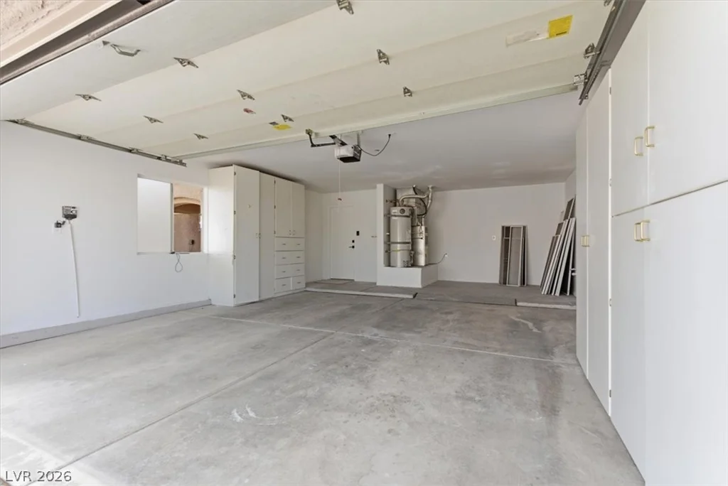 10013 Cresent Creek, Las Vegas, NV 89134