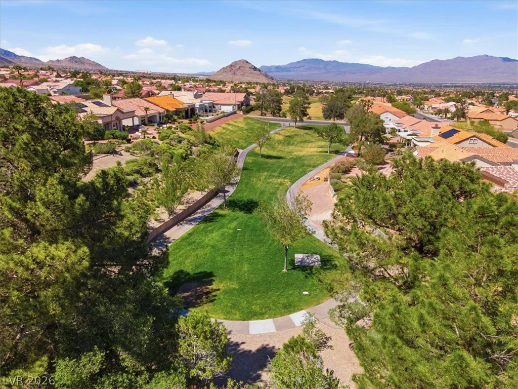 10013 Cresent Creek, Las Vegas, NV 89134