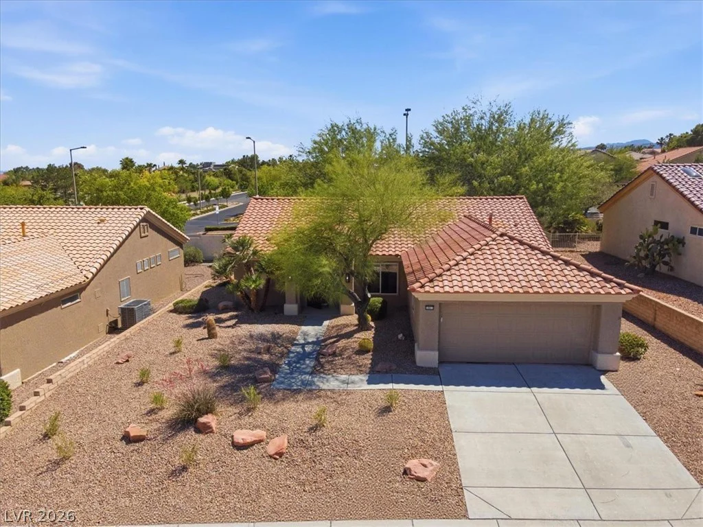10013 Cresent Creek, Las Vegas, NV 89134