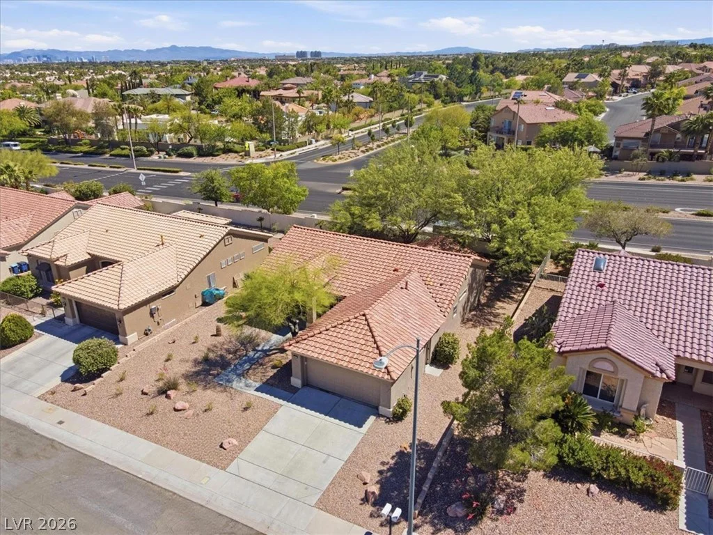 10013 Cresent Creek, Las Vegas, NV 89134
