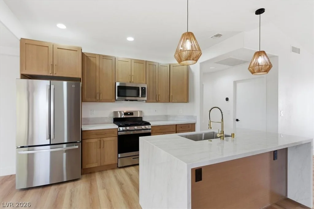 10013 Cresent Creek, Las Vegas, NV 89134