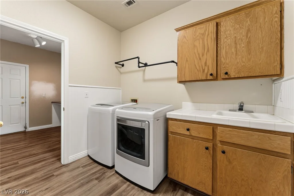 8404 Bay Crest, Las Vegas, NV 89128