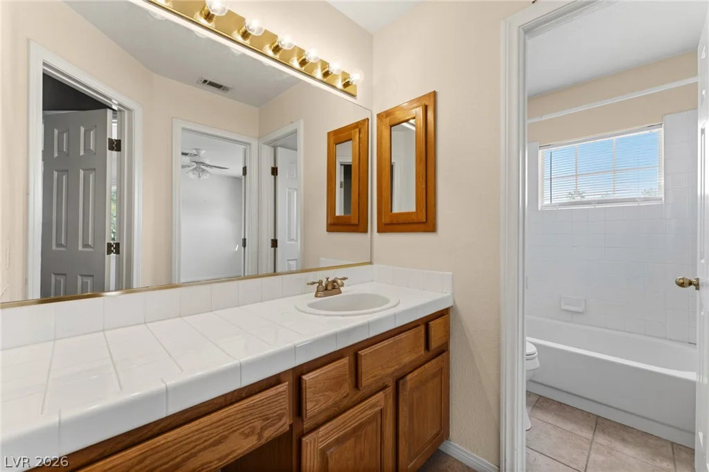 8404 Bay Crest, Las Vegas, NV 89128