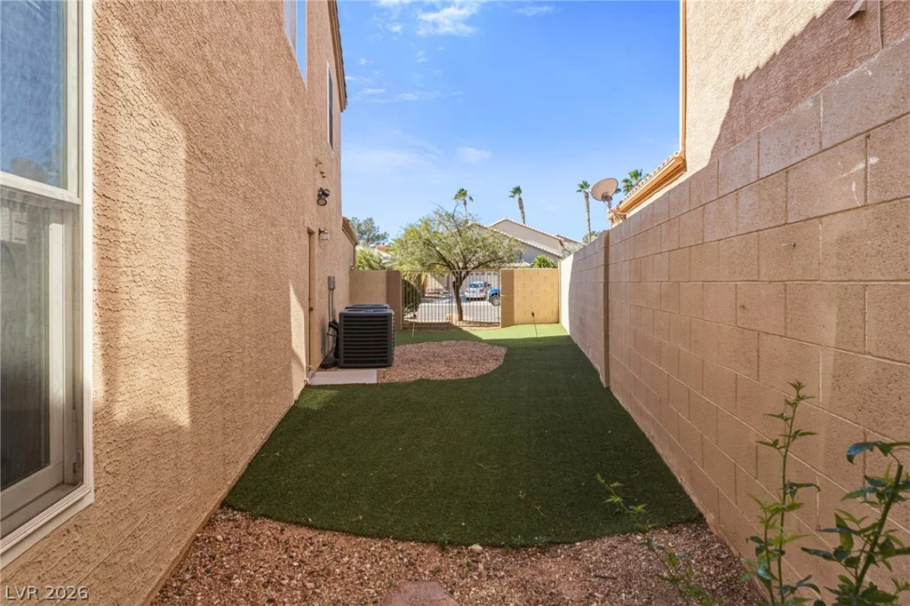 8404 Bay Crest, Las Vegas, NV 89128