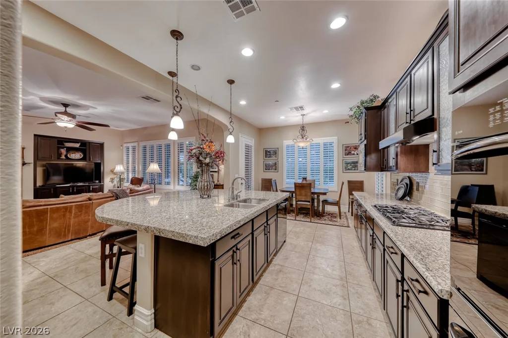 41 Moltrasio, Henderson, NV 89011