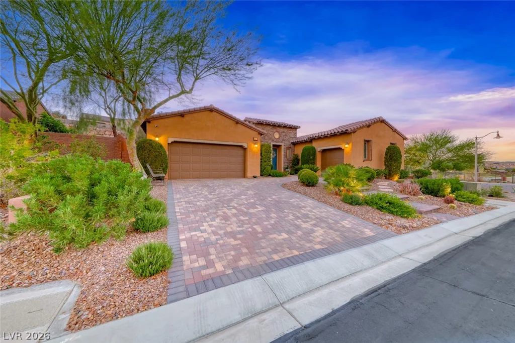 41 Moltrasio, Henderson, NV 89011