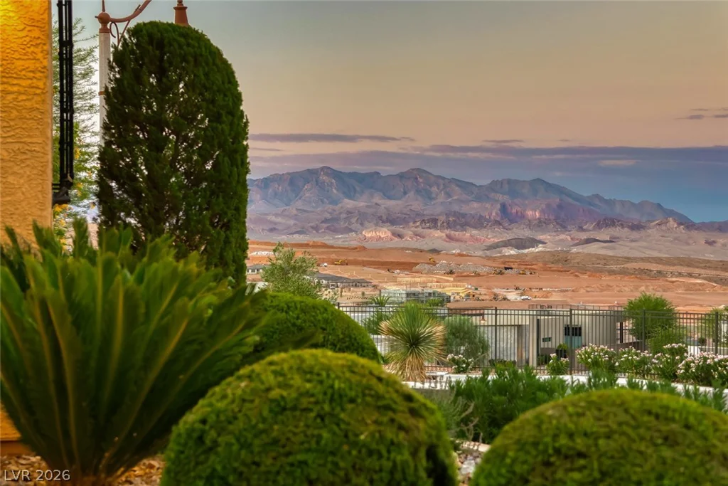 41 Moltrasio, Henderson, NV 89011
