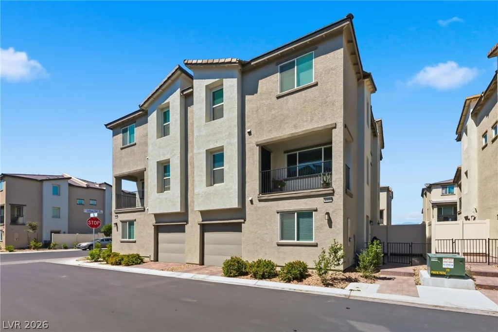 6941 Skyline Blue, North Las Vegas, NV 89086