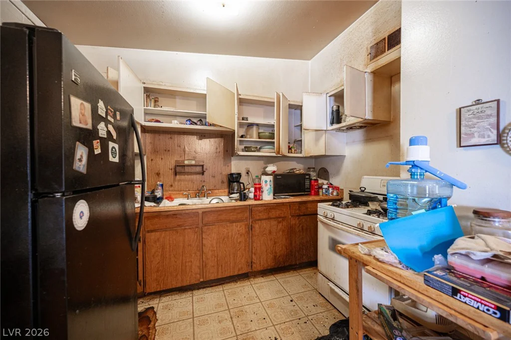 212 Minnesota, Las Vegas, NV 89107