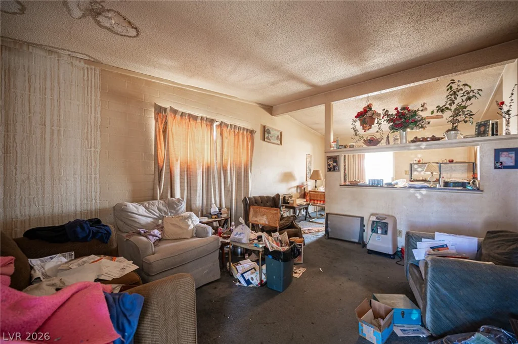 212 Minnesota, Las Vegas, NV 89107