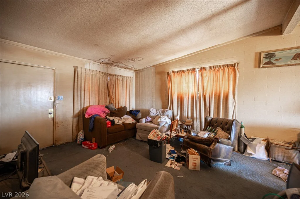 212 Minnesota, Las Vegas, NV 89107