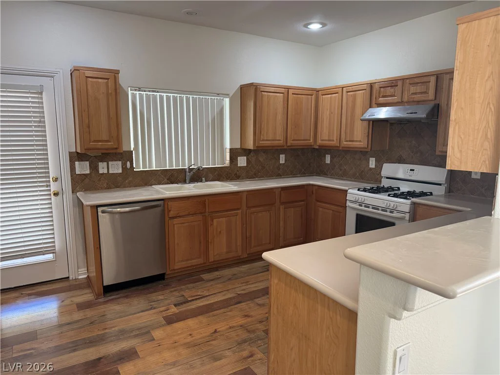 8930 Catfish Stream, Las Vegas, NV 89178