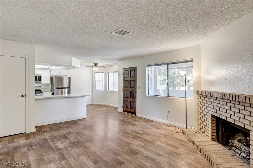817 Rock Springs, Las Vegas, NV 89128