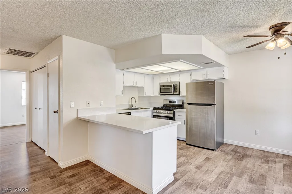 817 Rock Springs, Las Vegas, NV 89128