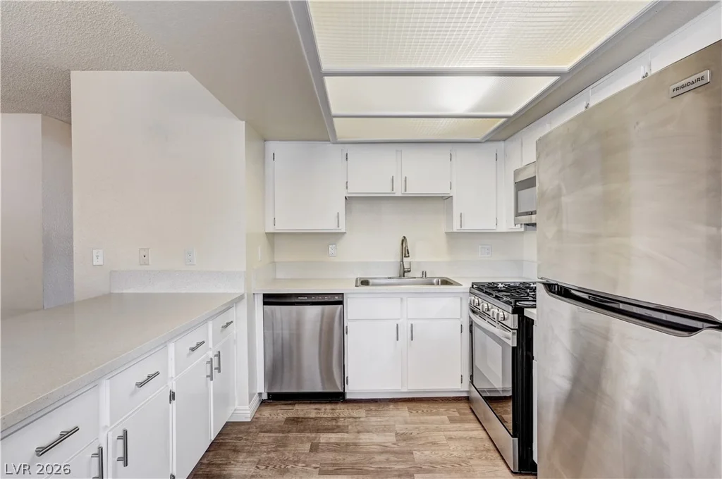 817 Rock Springs, Las Vegas, NV 89128