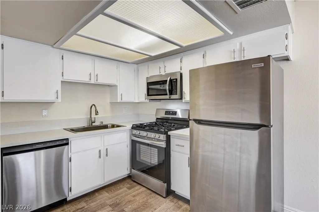 817 Rock Springs, Las Vegas, NV 89128