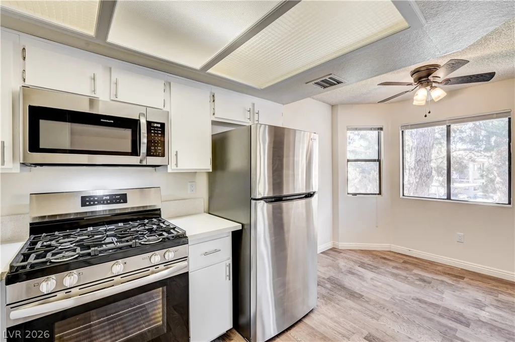 817 Rock Springs, Las Vegas, NV 89128