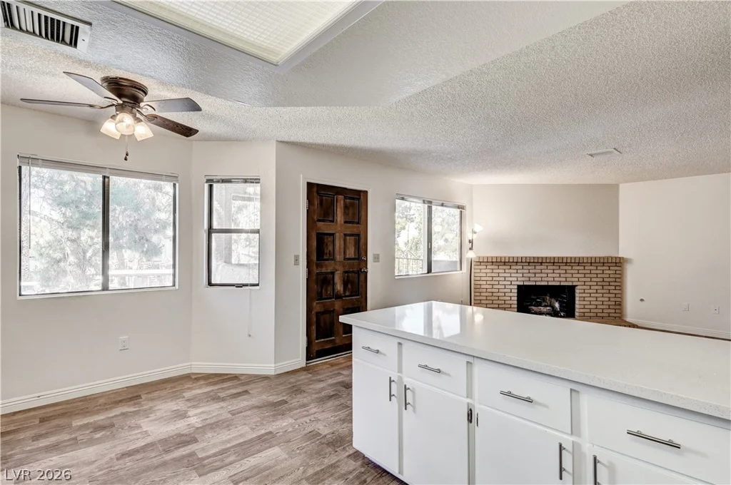817 Rock Springs, Las Vegas, NV 89128