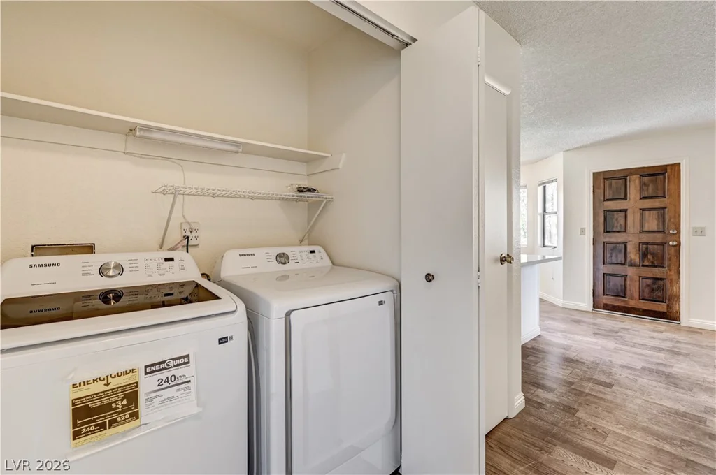 817 Rock Springs, Las Vegas, NV 89128