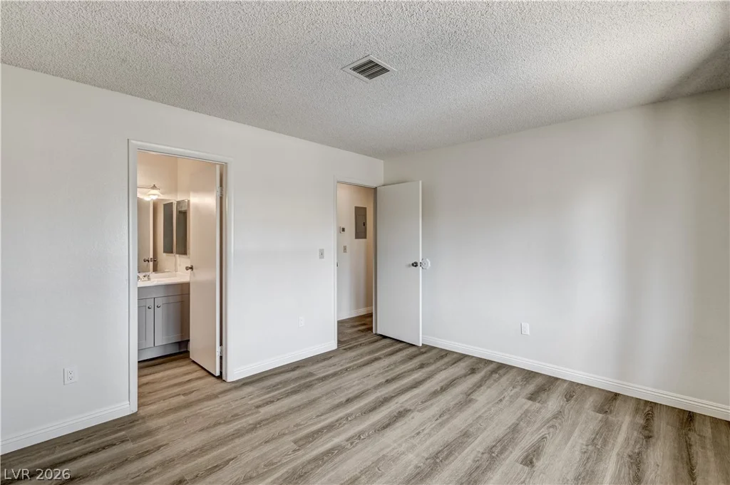 817 Rock Springs, Las Vegas, NV 89128
