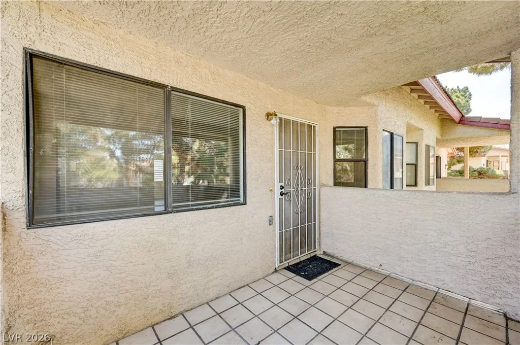 817 Rock Springs, Las Vegas, NV 89128
