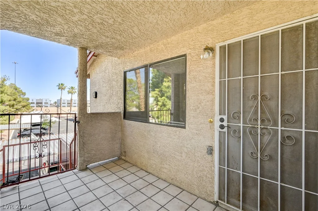 817 Rock Springs, Las Vegas, NV 89128