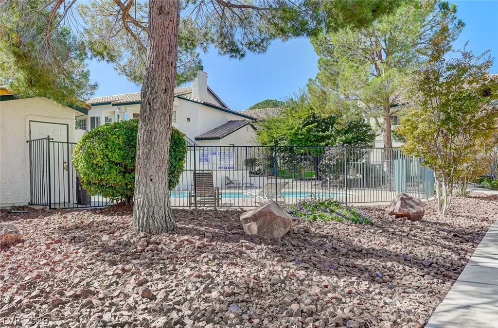 817 Rock Springs, Las Vegas, NV 89128