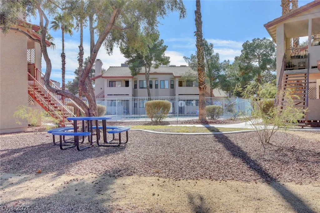 817 Rock Springs, Las Vegas, NV 89128