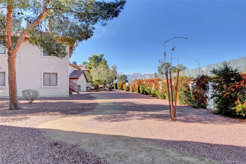817 Rock Springs, Las Vegas, NV 89128