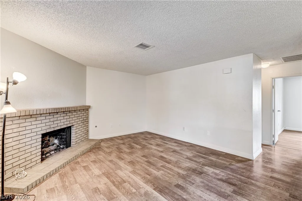 817 Rock Springs, Las Vegas, NV 89128