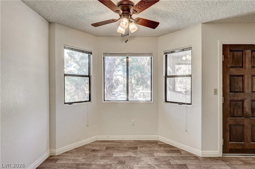 817 Rock Springs, Las Vegas, NV 89128