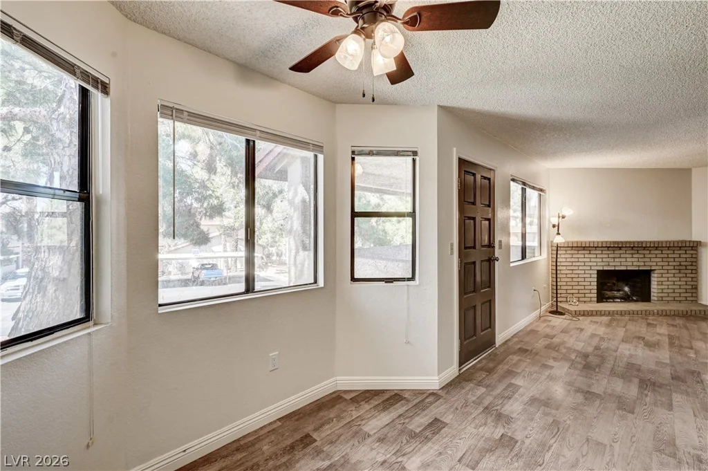 817 Rock Springs, Las Vegas, NV 89128