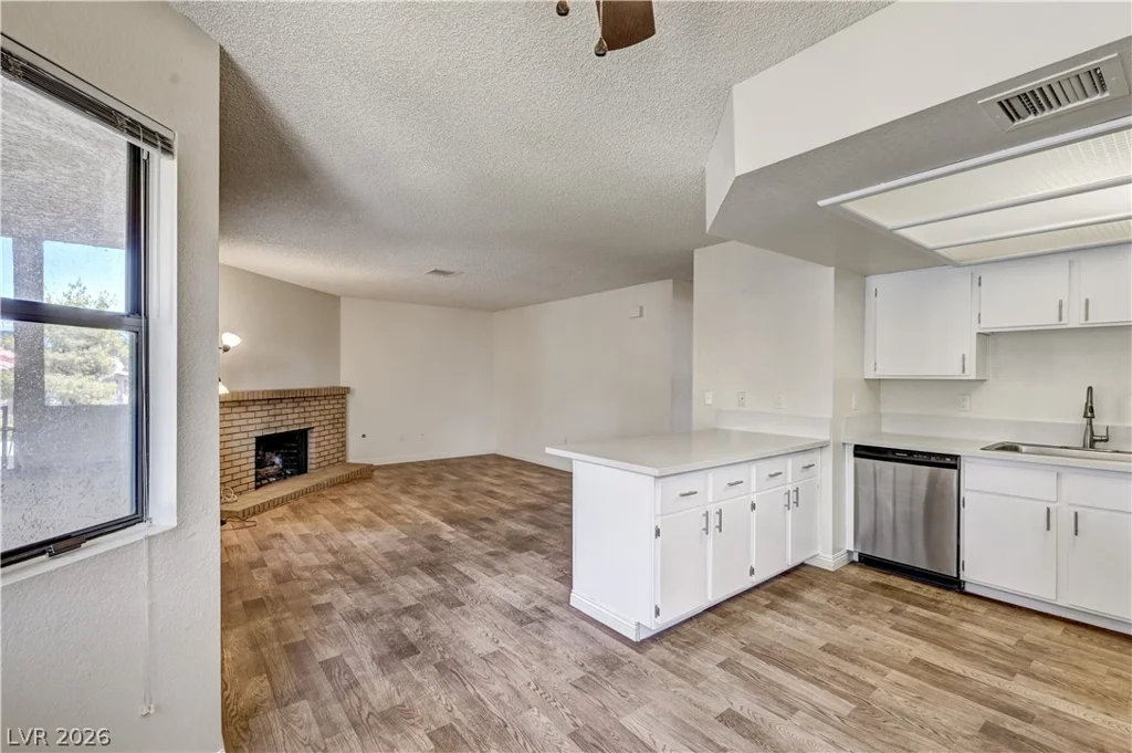 817 Rock Springs, Las Vegas, NV 89128