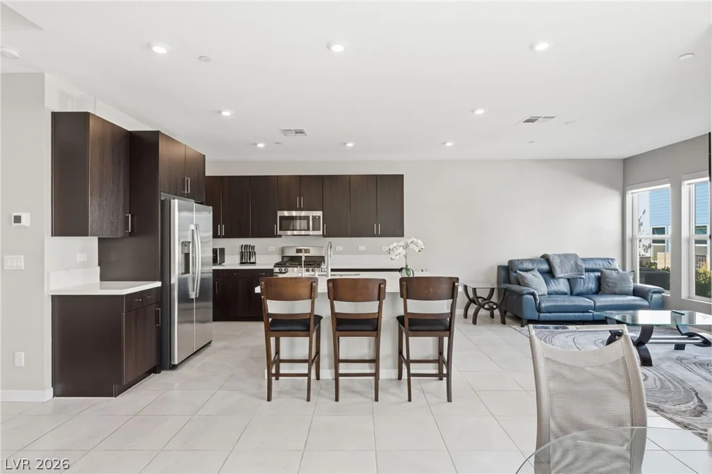 9858 Laurel Tree, Las Vegas, NV 89141