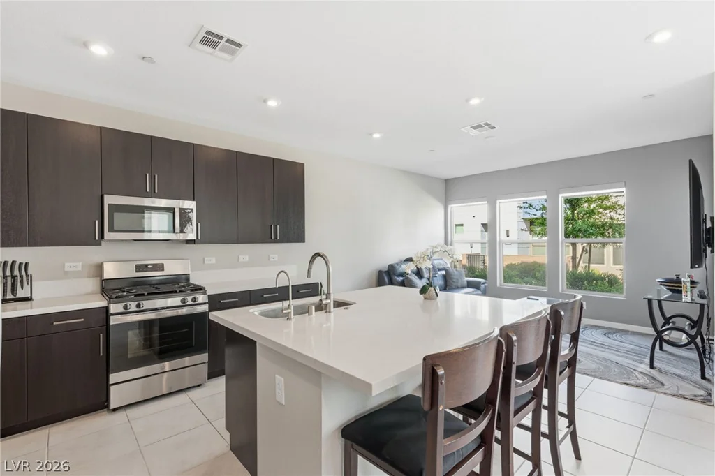9858 Laurel Tree, Las Vegas, NV 89141