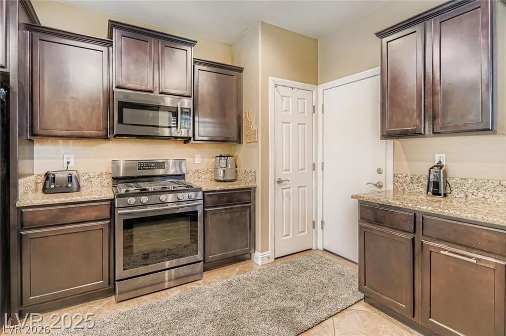 3385 Blue Ribbon Downs, Las Vegas, NV 89122