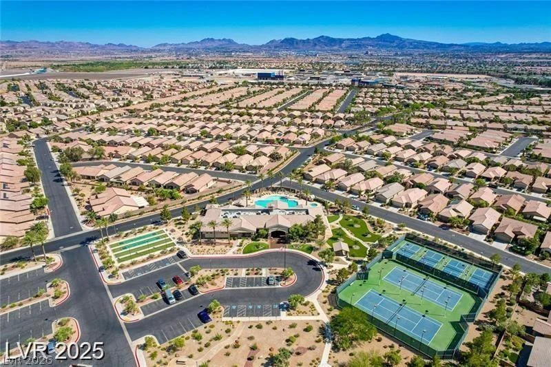 3385 Blue Ribbon Downs, Las Vegas, NV 89122