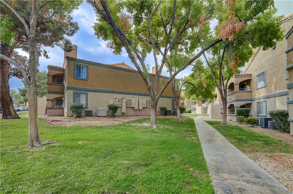 5260 Mission Monterey, Las Vegas, NV 89107
