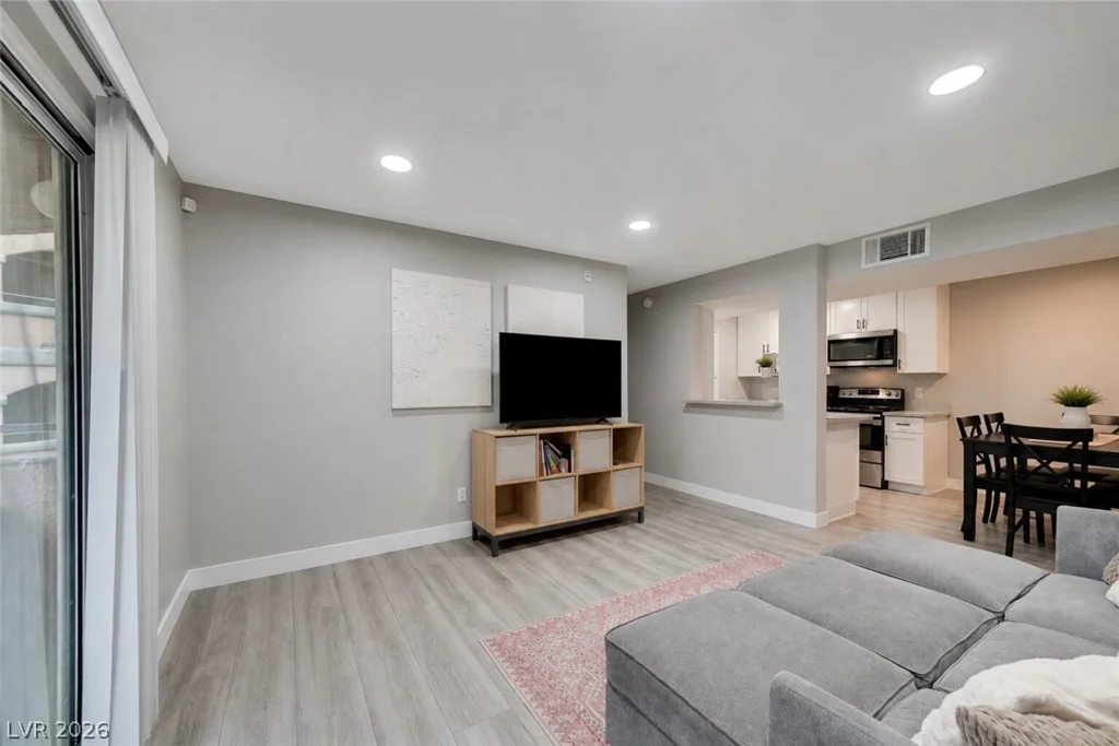 5260 Mission Monterey, Las Vegas, NV 89107