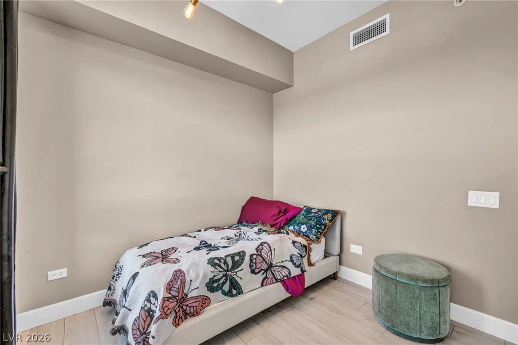 200 Sahara, Las Vegas, NV 89102